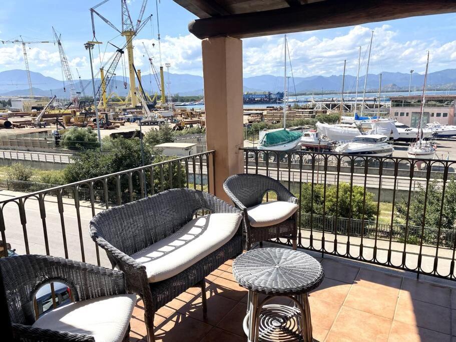 Appartamento Con Terrazza Vista Mare. Arbatax Exterior photo